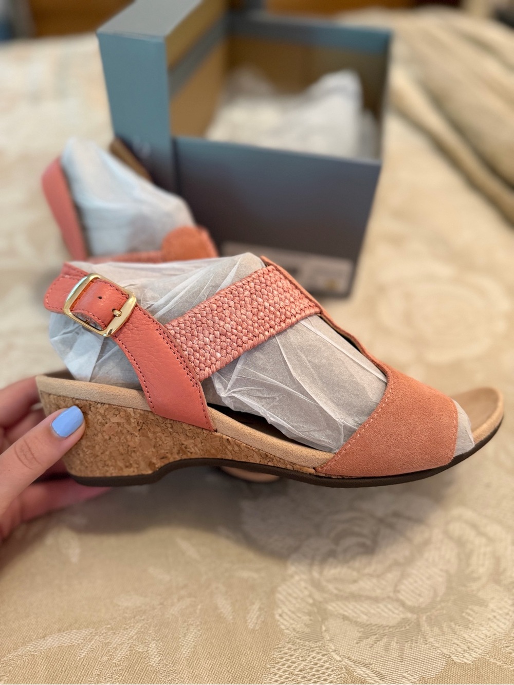 Vionic Coral Kaytie Suede Wedge Sandals. Size 8z So comfortable. New With Box.